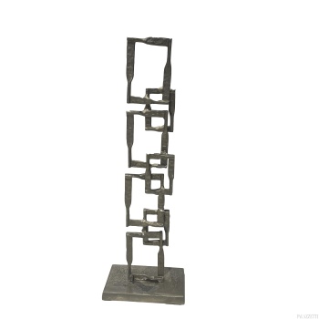 stacked_square_link_sculpture